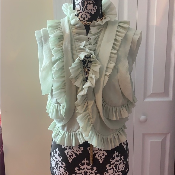 Top shop Cropped Ruffled Sleeveless Vest size 12 - Picture 1 of 6